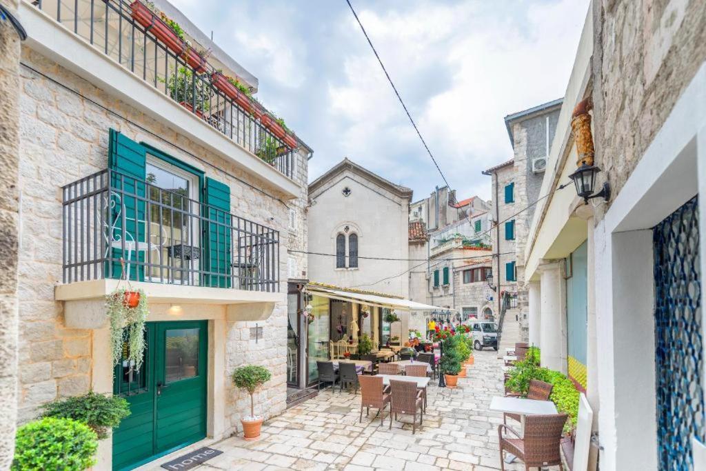 N&m - Diocletians Palace